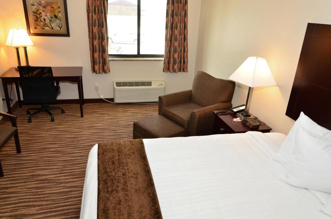 Cobblestone Inn & Suites - Clarion Eksteriør billede
