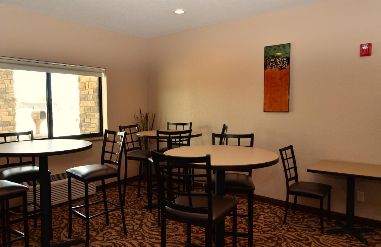 Cobblestone Inn & Suites - Clarion Eksteriør billede