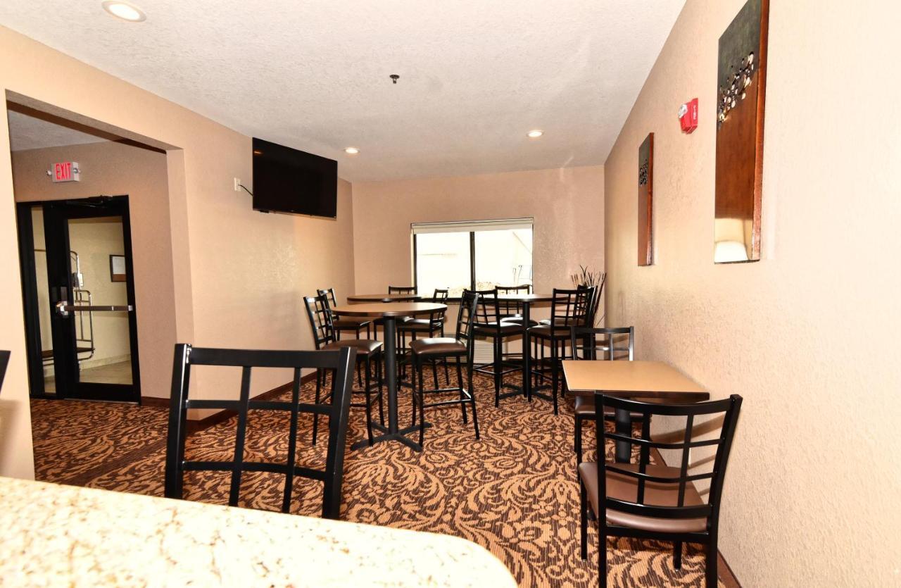 Cobblestone Inn & Suites - Clarion Eksteriør billede